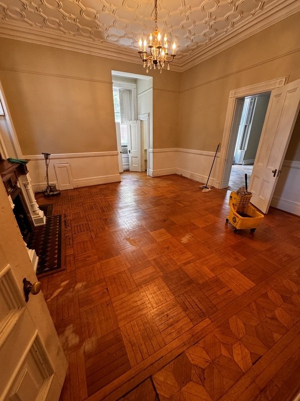 Huge bottom floor apartment next to Monroe Park! property image