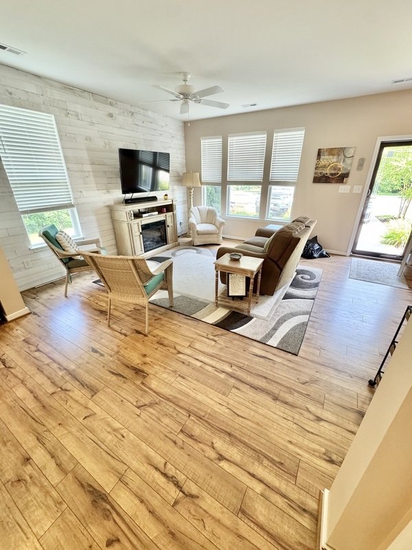 Beautiful 2BR/2.5BA End-Unit Townhouse in Magnolia Green! property image