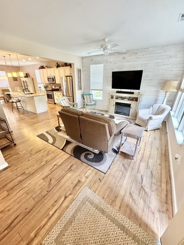 Beautiful 2BR/2.5BA End-Unit Townhouse in Magnolia Green! property image