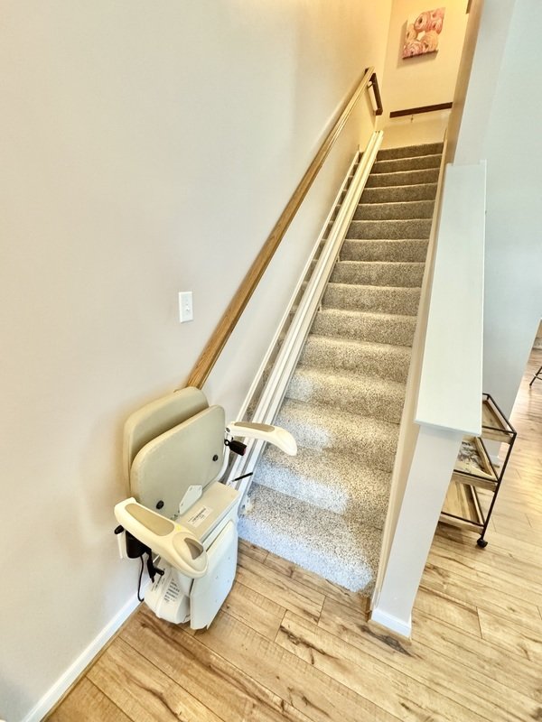 Beautiful 2BR/2.5BA End-Unit Townhouse in Magnolia Green! property image