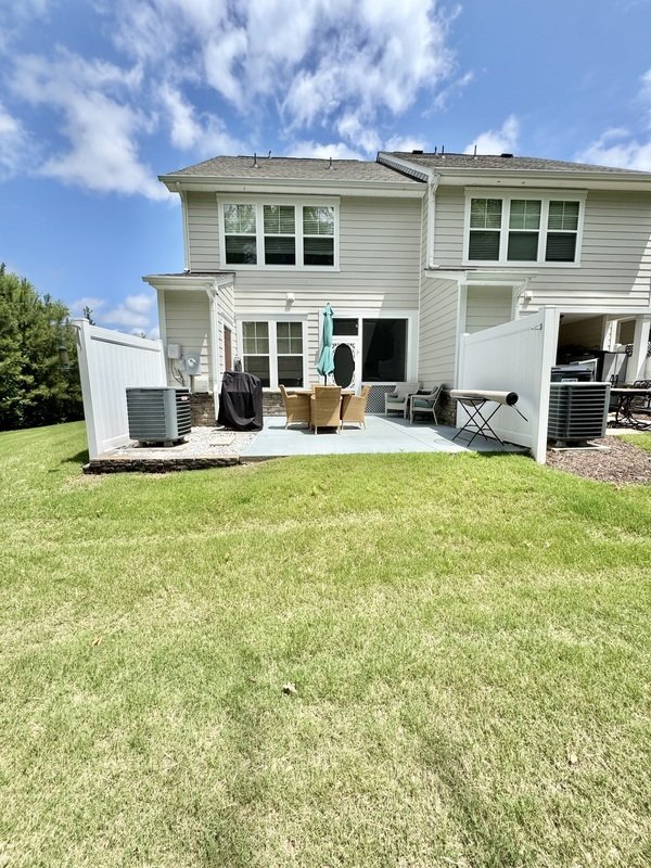 Beautiful 2BR/2.5BA End-Unit Townhouse in Magnolia Green! property image