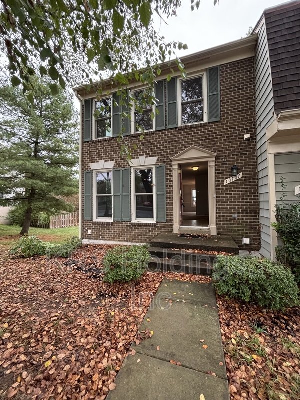 Spacious Townhome Fredericksburg Available! property image