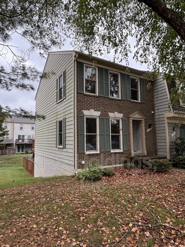 Spacious Townhome Fredericksburg Available! property image