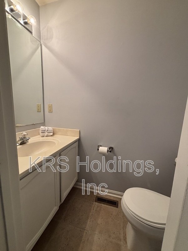 Spacious Townhome Fredericksburg Available! property image