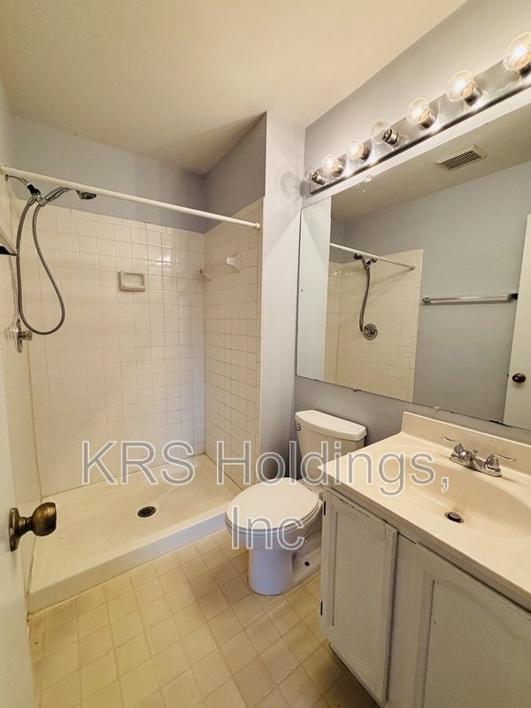 Spacious Townhome Fredericksburg Available! property image