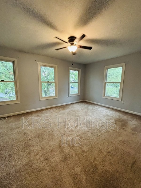 Spacious Townhome Fredericksburg Available! property image