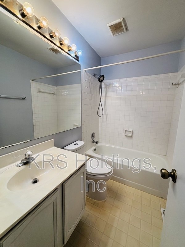 Spacious Townhome Fredericksburg Available! property image