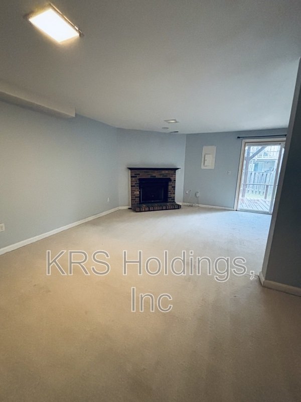 Spacious Townhome Fredericksburg Available! property image