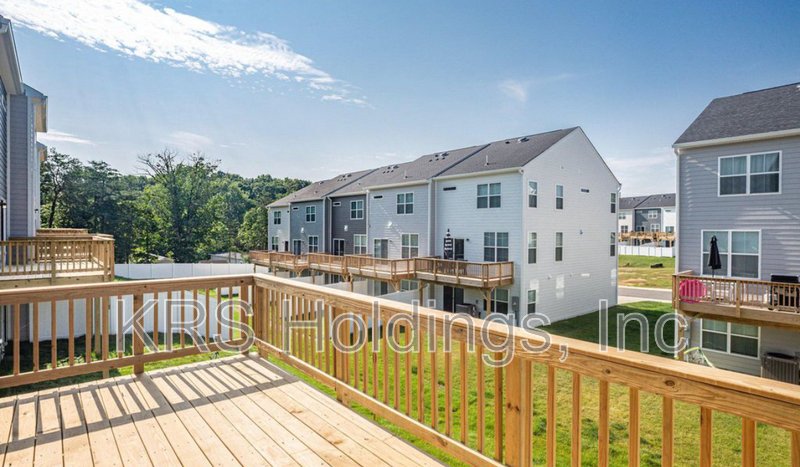 Beautiful Modern Newer Construction property image