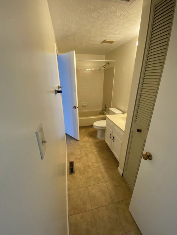 8400 brigadoon Ct property image