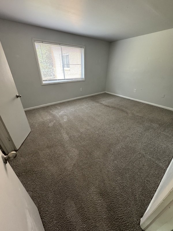 includes water/sewer/trash/gas! property image