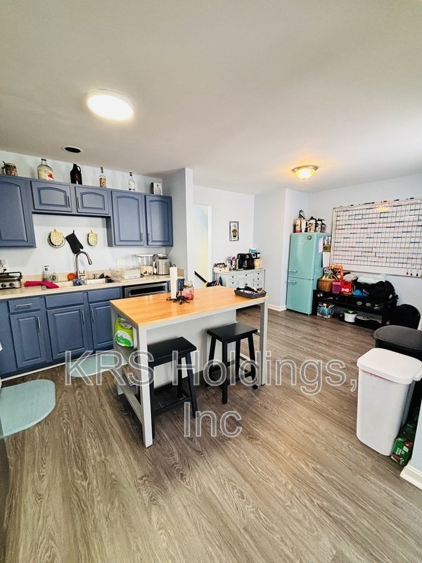 Renovated Corner lot Available for April property image