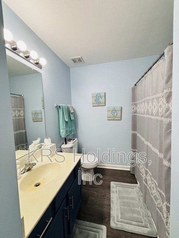 Renovated Corner lot Available for April property image