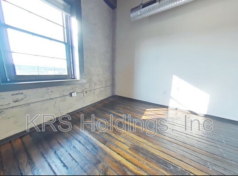 Bright property image