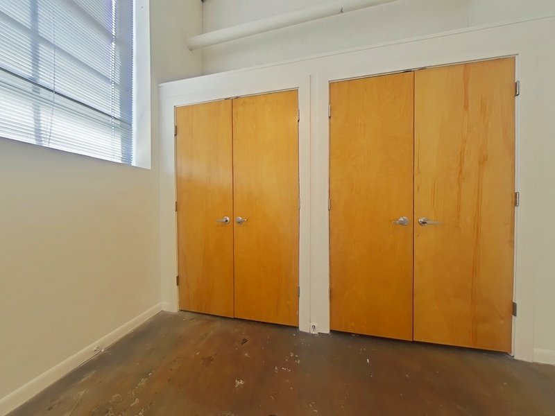 Open property image