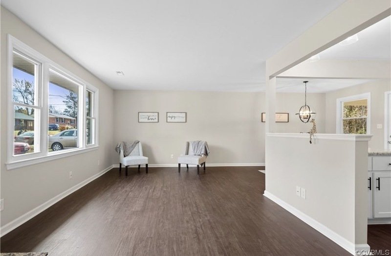 1224 W Roslyn Rd property image