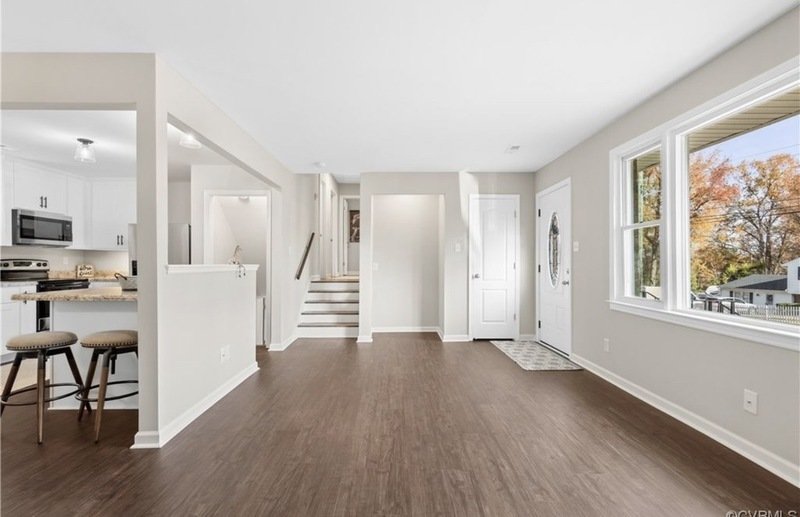 1224 W Roslyn Rd property image