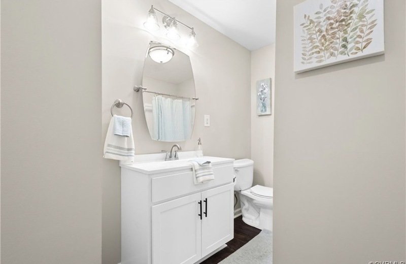 1224 W Roslyn Rd property image