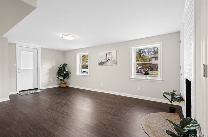 1224 W Roslyn Rd property image