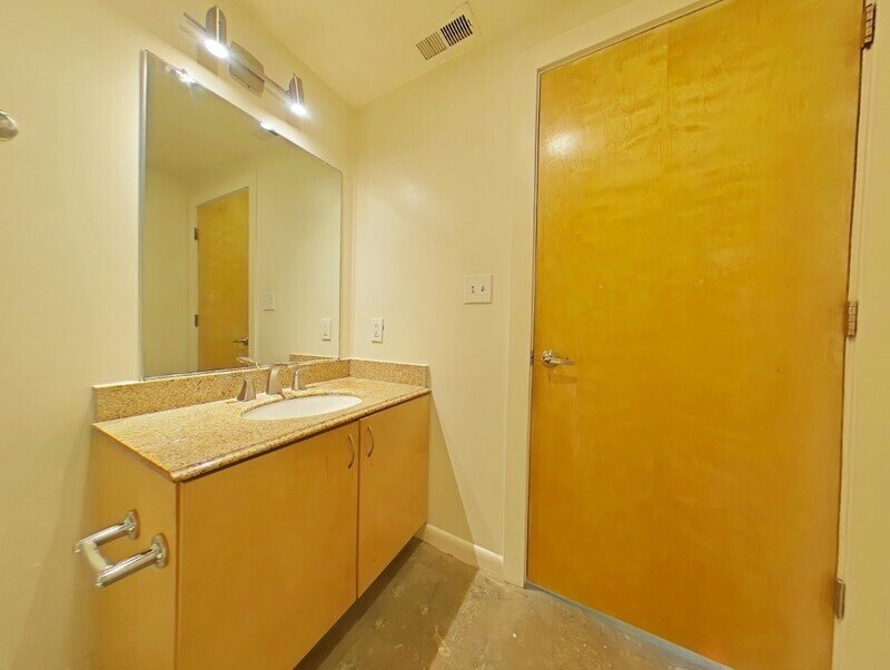 Bright property image