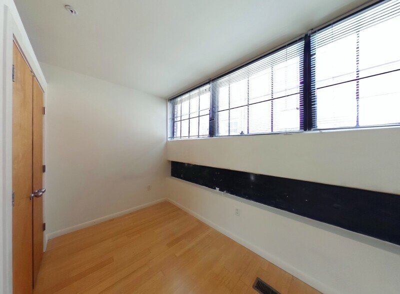 Bright property image