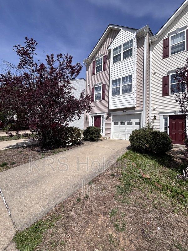 Renovated Corner lot Available Now! property image