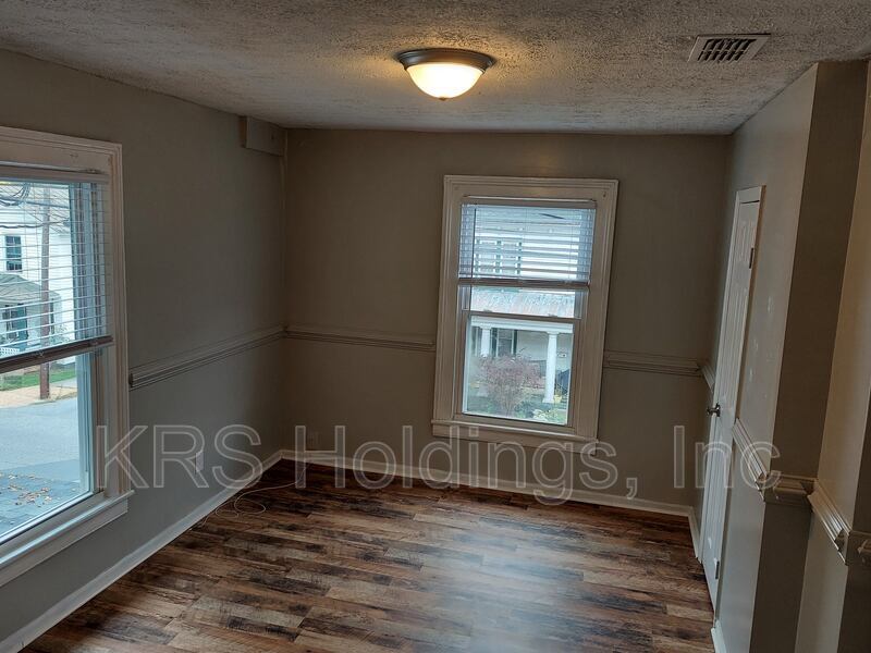 Rental in Staunton, 3 BR Apartment Minutes from Downtown property image