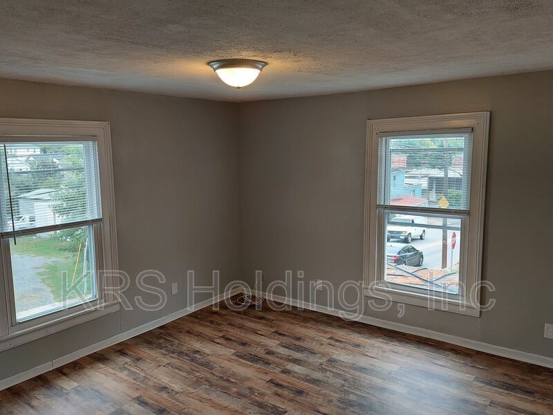 Rental in Staunton, 3 BR Apartment Minutes from Downtown property image