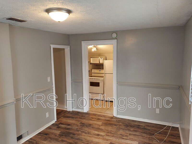 Rental in Staunton, 3 BR Apartment Minutes from Downtown property image