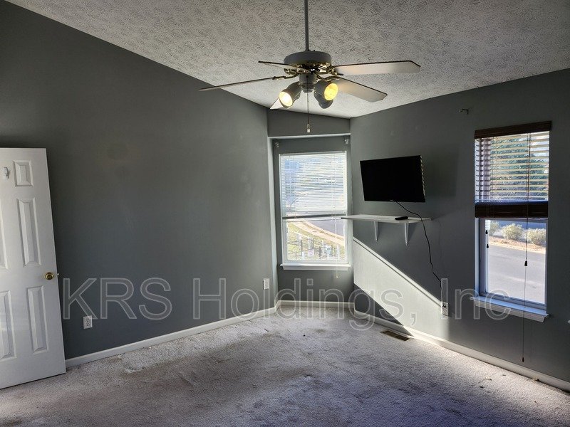 For Rent: Harrisonburg 3 BR, 2.5 Bath Well-maintained Townhouse property image