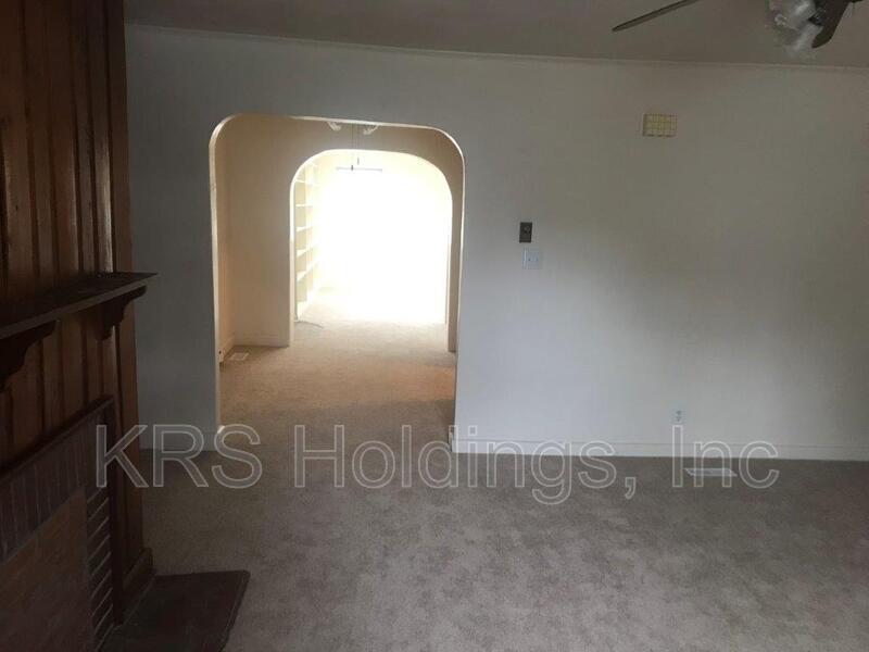 Maycox Ave: Spacious 3BR Duplex property image