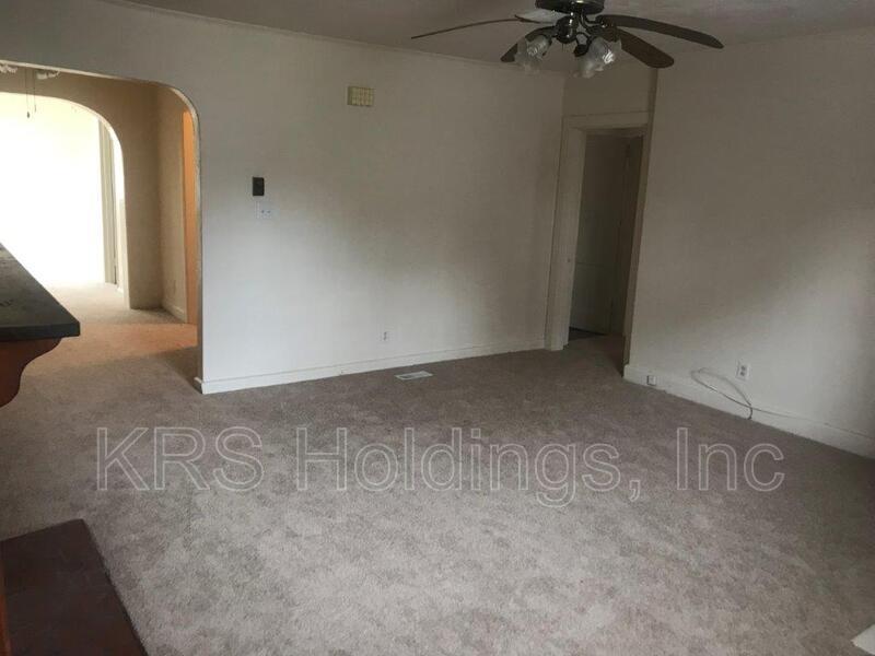 Maycox Ave: Spacious 3BR Duplex property image