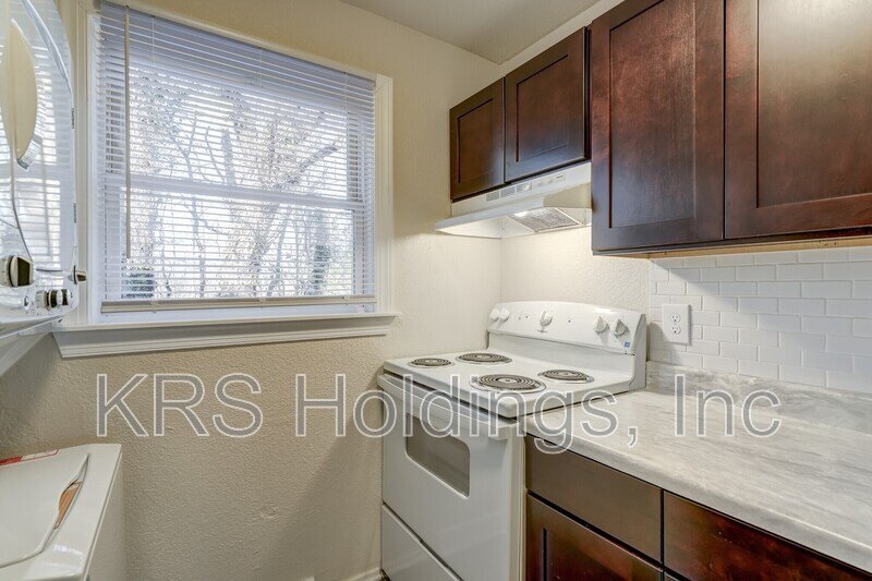 1517 HALIFAX ST APT 8 property image