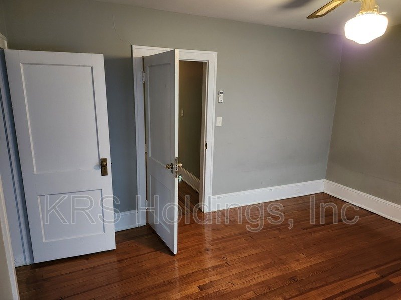 Single Family 5 BR House in Harrisonburg Available NOW property image