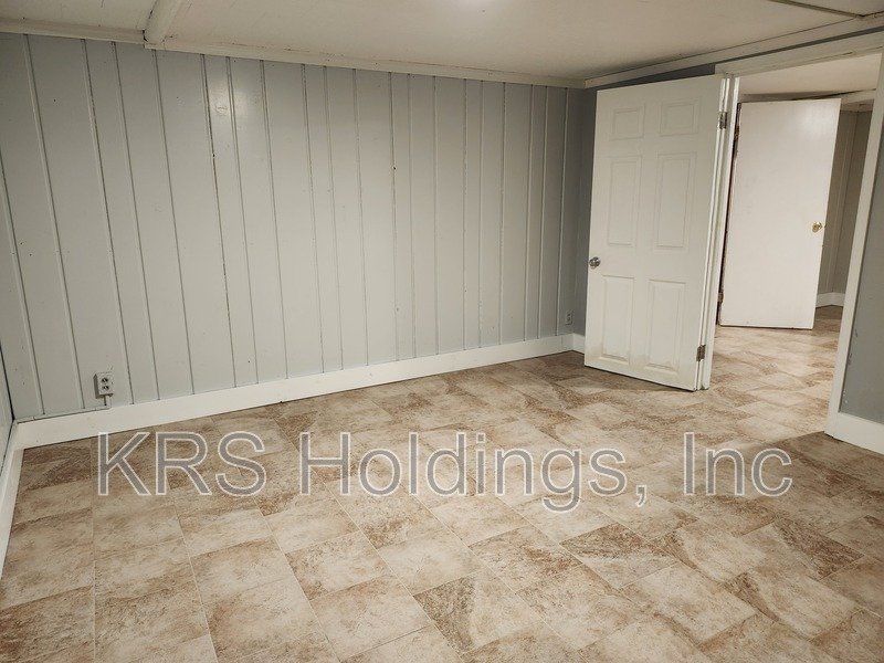 Single Family 5 BR House in Harrisonburg Available NOW property image