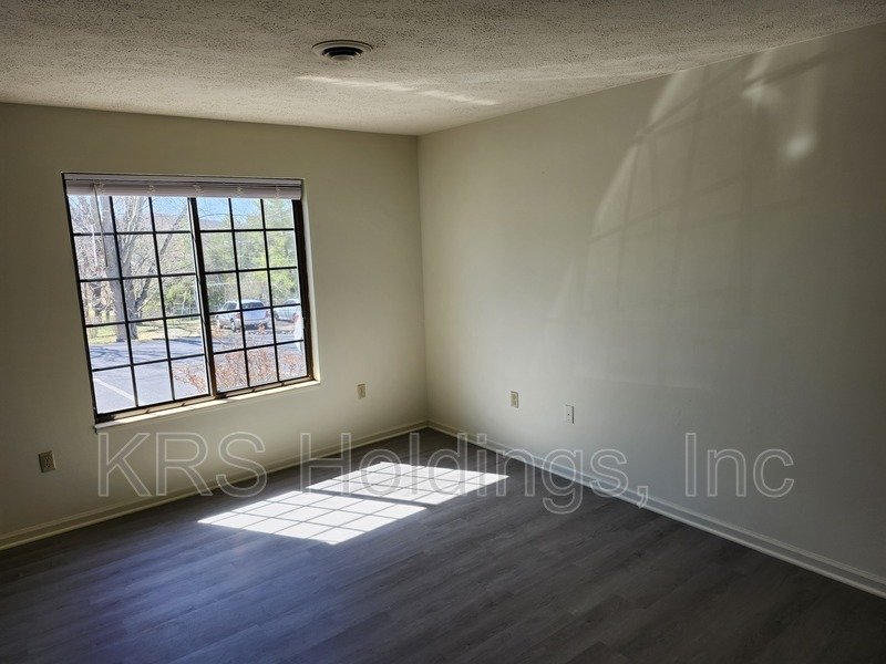 Recently Remodeled 2 BR Townhouse in Staunton property image