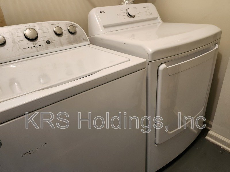 Recently Remodeled 2 BR Townhouse in Staunton property image