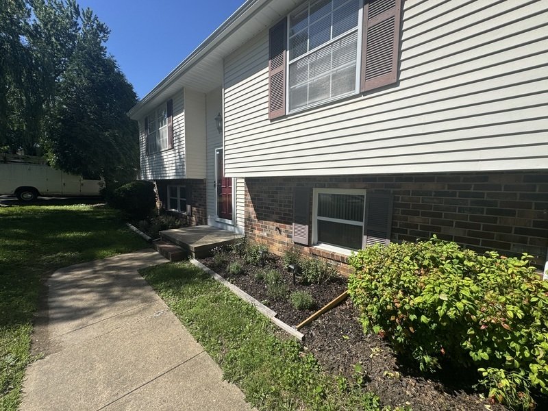 4020 Laurelwood rd property image