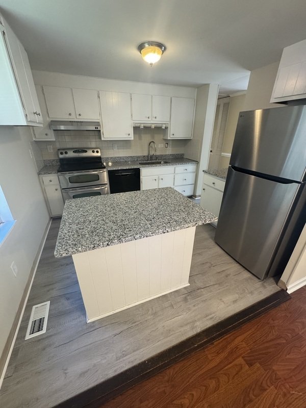 4020 Laurelwood rd property image