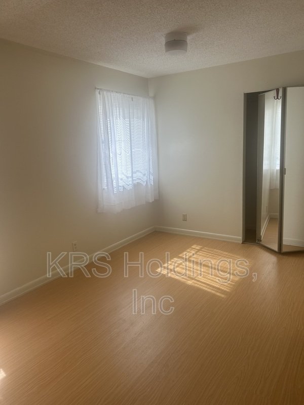 Open property image
