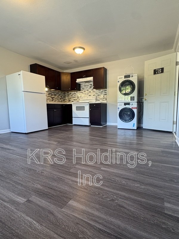 Renovated 1BR Only $995/Month | Utilities Included + Washer/Dryer property image