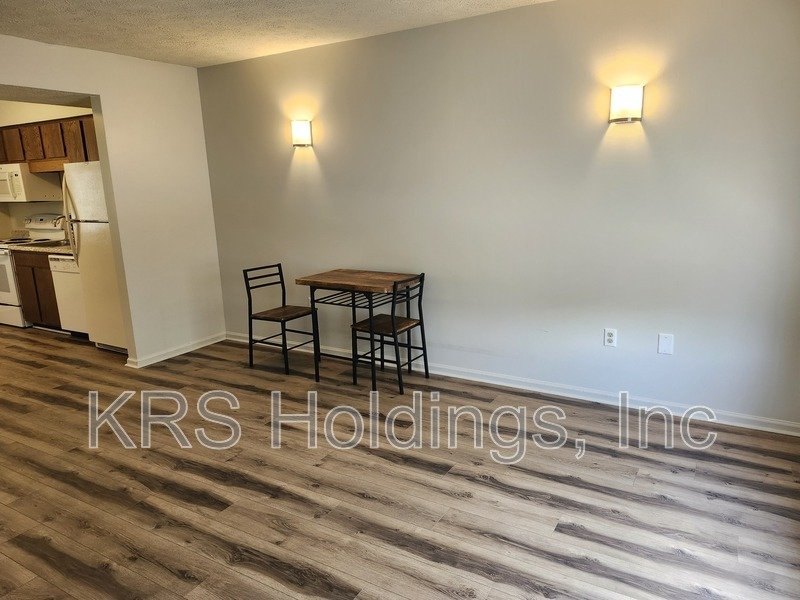 AVAILABLE NOW-Recently Remodeled 2 BR Townhouse in Staunton property image