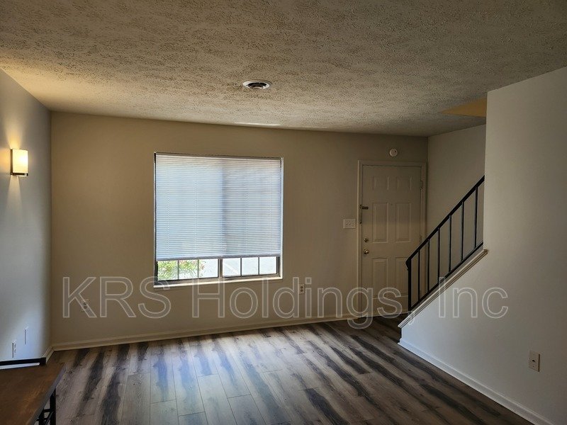AVAILABLE NOW-Recently Remodeled 2 BR Townhouse in Staunton property image