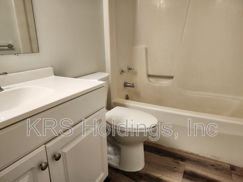 AVAILABLE NOW-Recently Remodeled 2 BR Townhouse in Staunton property image