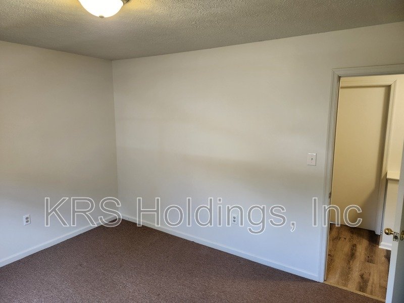 AVAILABLE NOW-Recently Remodeled 2 BR Townhouse in Staunton property image