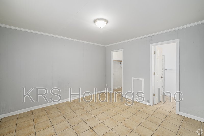 Move In Fast! Renovated 1 Bedroom for Just $995/Month property image