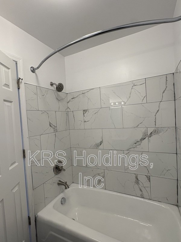 Move In Fast! Renovated 1 Bedroom for Just $995/Month property image