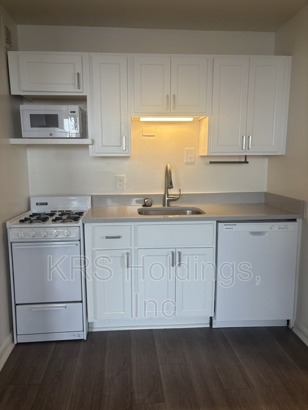 SPECIAL – COUPON - $200 IF RENT IS PAID BY THE 5TH; All Utilites included property image