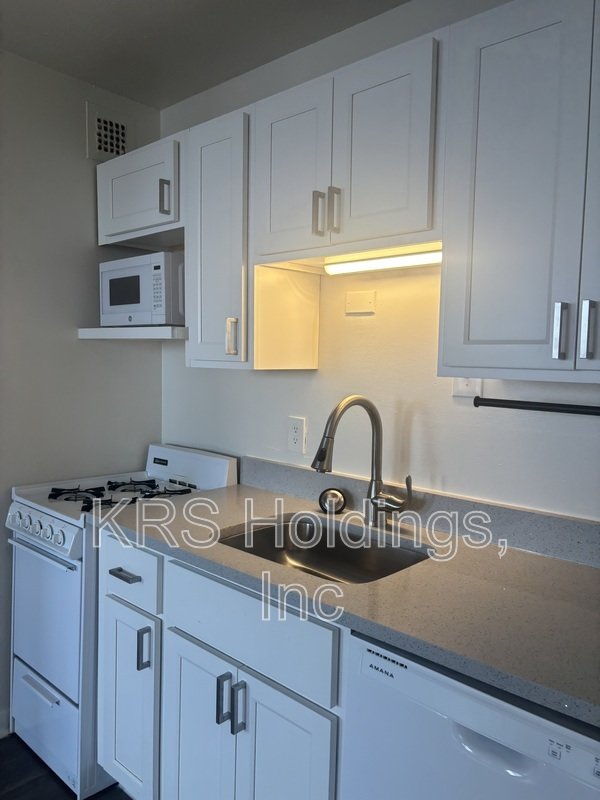 SPECIAL – COUPON - $200 IF RENT IS PAID BY THE 5TH; All Utilites included property image