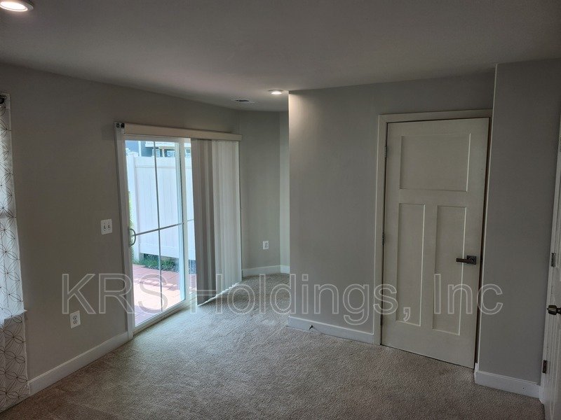 READY NOW, TOWNHOUSE NEAR HARRISONBURG - 4 BR, 3.5 Bath End Unit property image